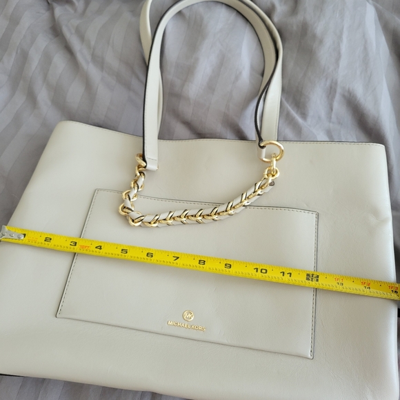 Michael Kors Cece Bag - Picture 13 of 14